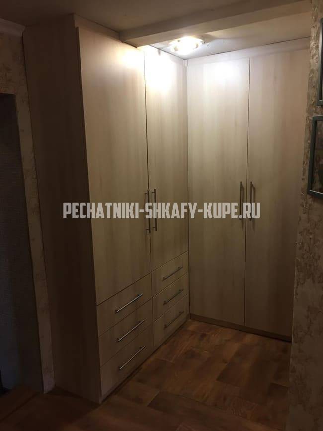 Шкафы угловые Печатники